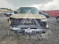 2004 Chevrolet Silverado photo