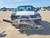 2004 Chevrolet Silverado photo
