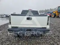 2004 Chevrolet Silverado photo