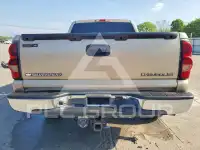 2004 Chevrolet Silverado photo