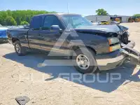 2004 Chevrolet Silverado photo