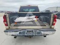2004 Chevrolet Silverado photo
