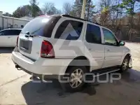 2004 Buick Rainier photo