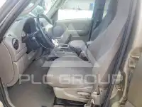 2004 Jeep LIBERTY photo