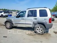 2004 Jeep LIBERTY photo