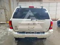 2004 Jeep CHEROKEE photo