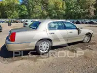 2004 Lincoln Town фото