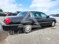 2004 Lincoln Town фото