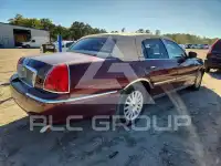2004 Lincoln Town фото