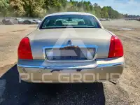 2004 Lincoln Town фото