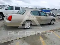 2004 Lincoln Town фото