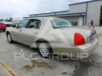 2004 Lincoln Town фото