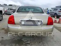 2004 Lincoln Town фото