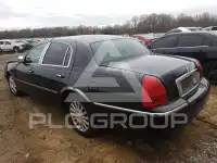 2004 Lincoln Town фото