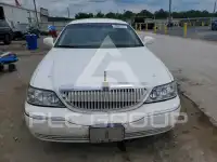 2004 Lincoln Town фото