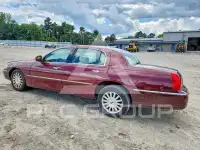 2004 Lincoln Town фото