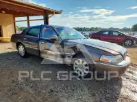 2004 Lincoln Town photo