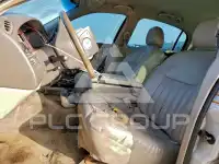 2004 Lincoln Town photo