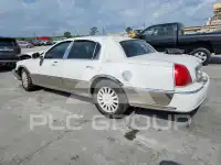 2004 Lincoln Town фото