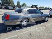 2004 Lincoln Town фото