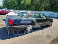 2004 Lincoln Town фото