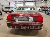 2004 Lincoln Town photo