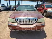 2004 Lincoln Town фото