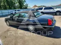 2004 Lincoln Town фото