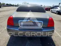 2004 Lincoln Town фото