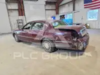2004 Lincoln Town фото