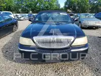 2004 Lincoln Town фото