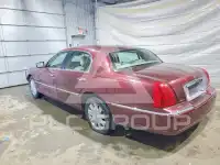2004 Lincoln Town фото