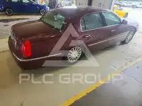 2004 Lincoln Town фото
