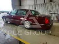 2004 Lincoln Town фото