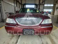 2004 Lincoln Town фото