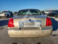 2004 Lincoln Town фото