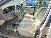 2004 Lincoln Town фото