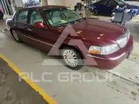 2004 Lincoln Town фото