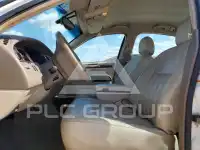 2004 Lincoln Town photo