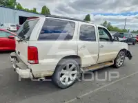 2004 Cadillac ESCALADE photo