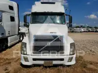2004 Volvo VNL фото