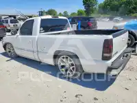 2004 GMC Sierra photo