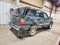 2004 GMC YUKON фото