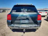 2004 Porsche Cayenne photo