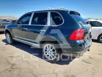 2004 Porsche Cayenne photo
