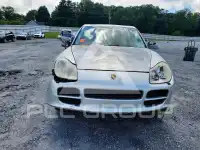 2004 Porsche Cayenne photo