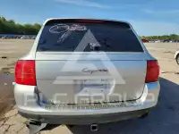 2004 Porsche Cayenne photo