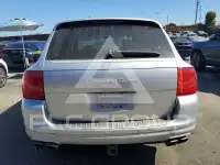 2004 Porsche Cayenne photo