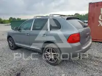 2004 Porsche Cayenne photo