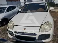 2004 Porsche Cayenne photo